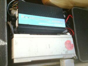 Montage de la voiture électrique de Tonton Bahri — photo 11