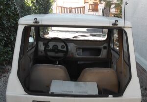 Montage de la voiture électrique de Tonton Bahri — photo 18